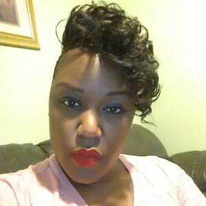 Meet your Posher, Monique